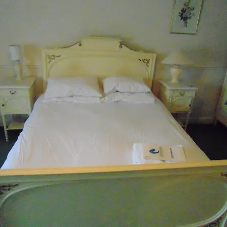 Πανσιόν The White Swan 3*